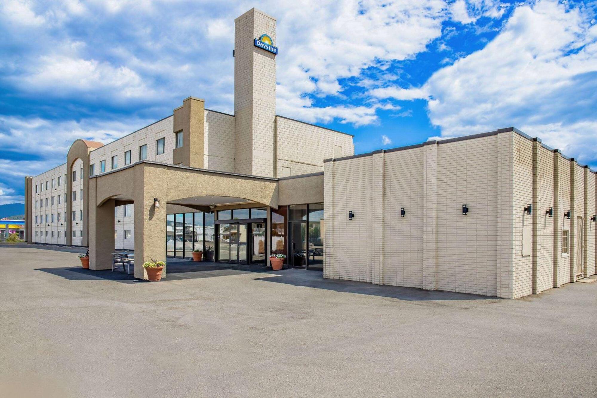 Days Inn By Wyndham Cranbrook Conference Centre Exterior foto